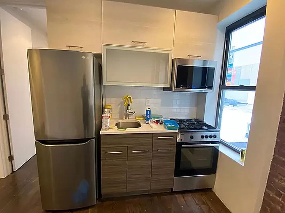 1st image of 125 Sterling St #30