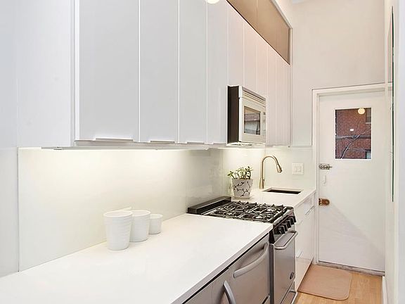 3rd image of 424 E 77th St APT 1C