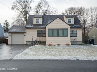 2033 Careleon Rd, Schenectady, NY 12303