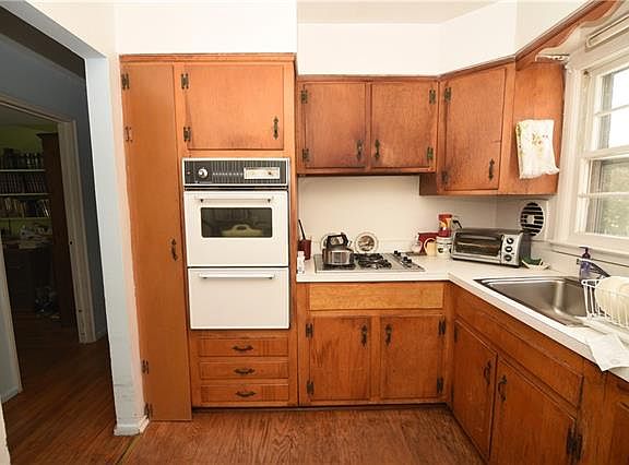 5th image of 3247 Beaver Dr