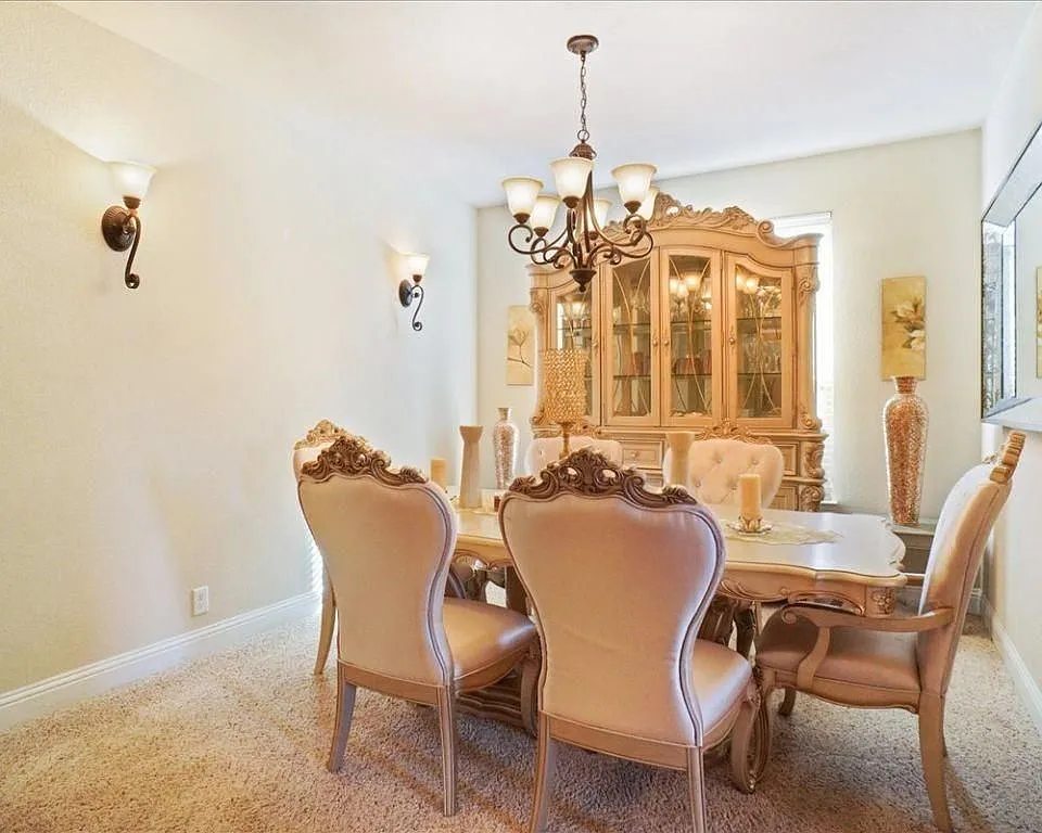 4 bed, 3.5 bath, 3470 sqft, $3,400 — Photo 3