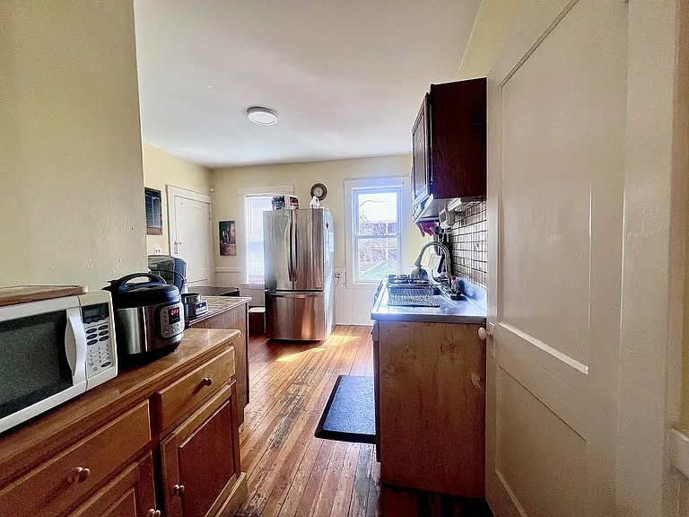 33 Oakland Rd #1 — Photo 1