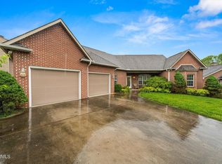 53 Riverview Dr, Oak Ridge, TN 37830