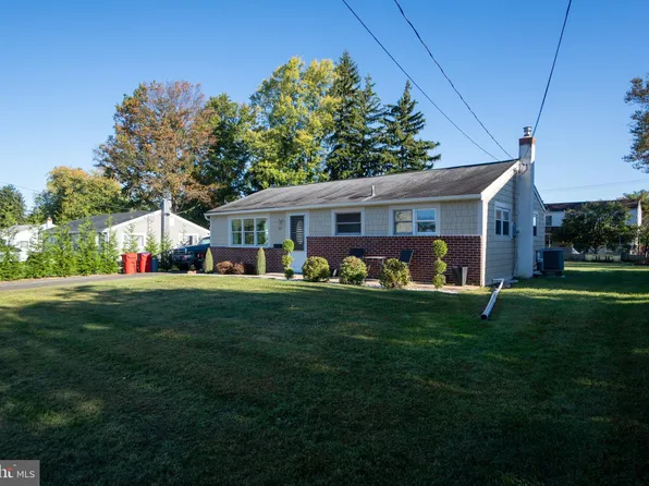 1483 Hampton Ln, Warminster, PA 18974