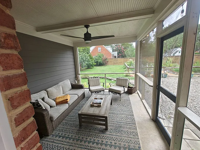 2108 Davenport Ave — Photo 27