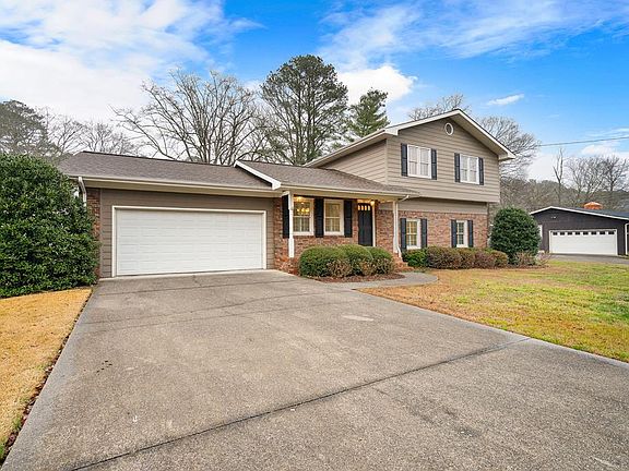 4th image of 911 Brookwood Dr