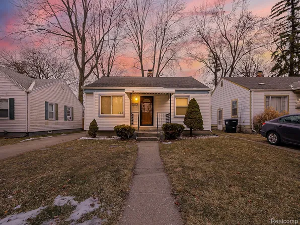 20427 Delaware Ave, Redford, MI 48240