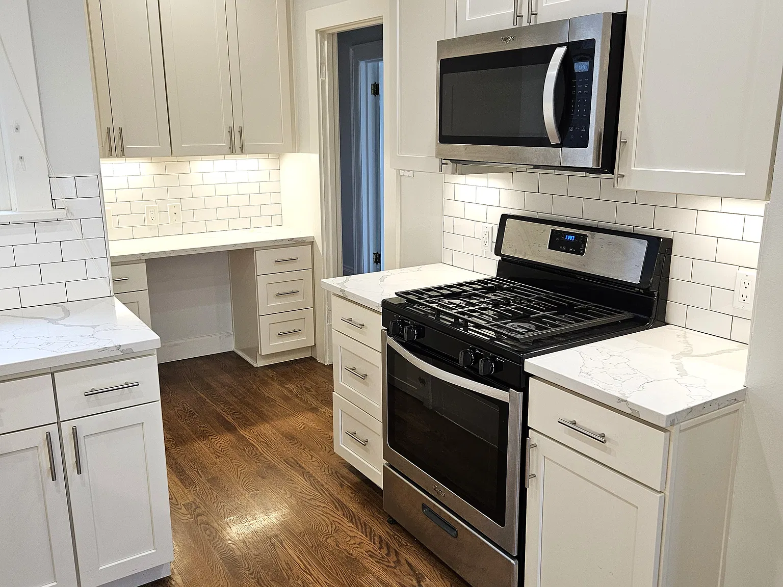 1800 Franklin St Unit 408 - Main Image