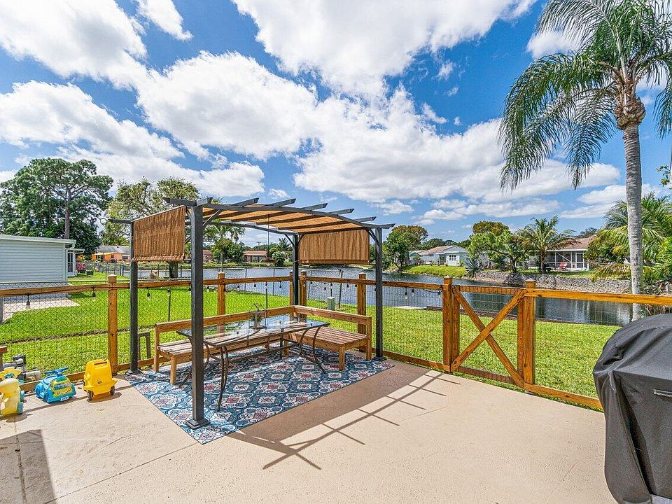 1st image of 4211 Centurian Cir
