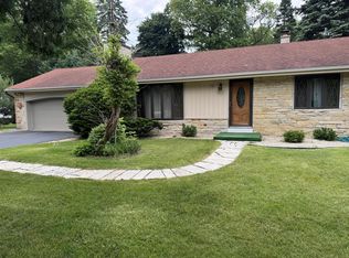 1260 Westbrooke Pkwy, Waukesha, WI 53186