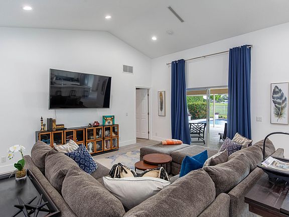 4th image of 1327 Pine Valley Drive