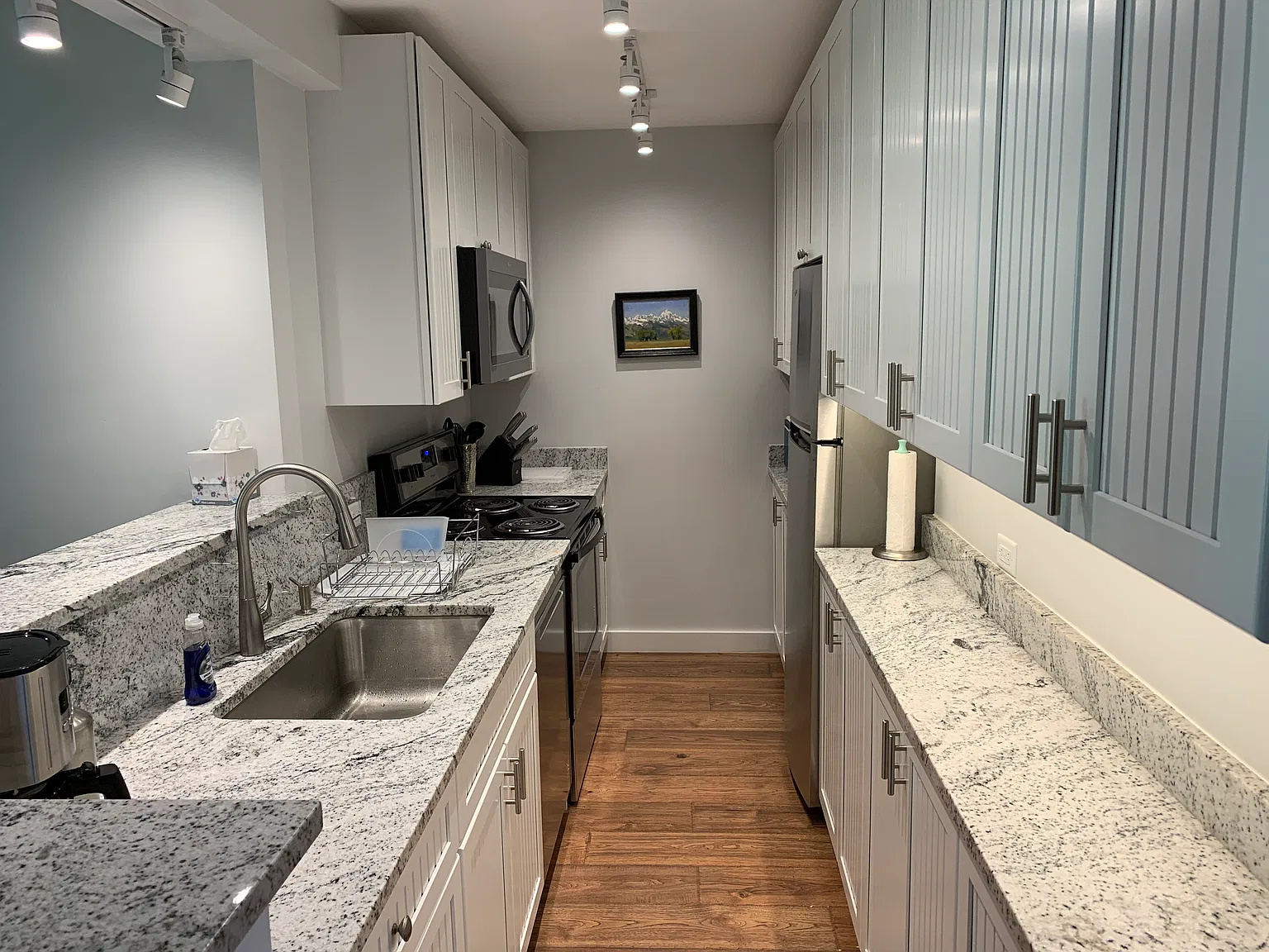 2 bed, 800 sqft, $4,000 — Photo 2