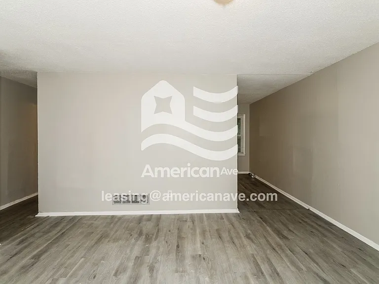 697632_005_living_room_12854369.jpg