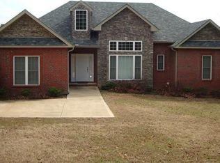 364 Tree Tops Rd, Dover, TN 37058