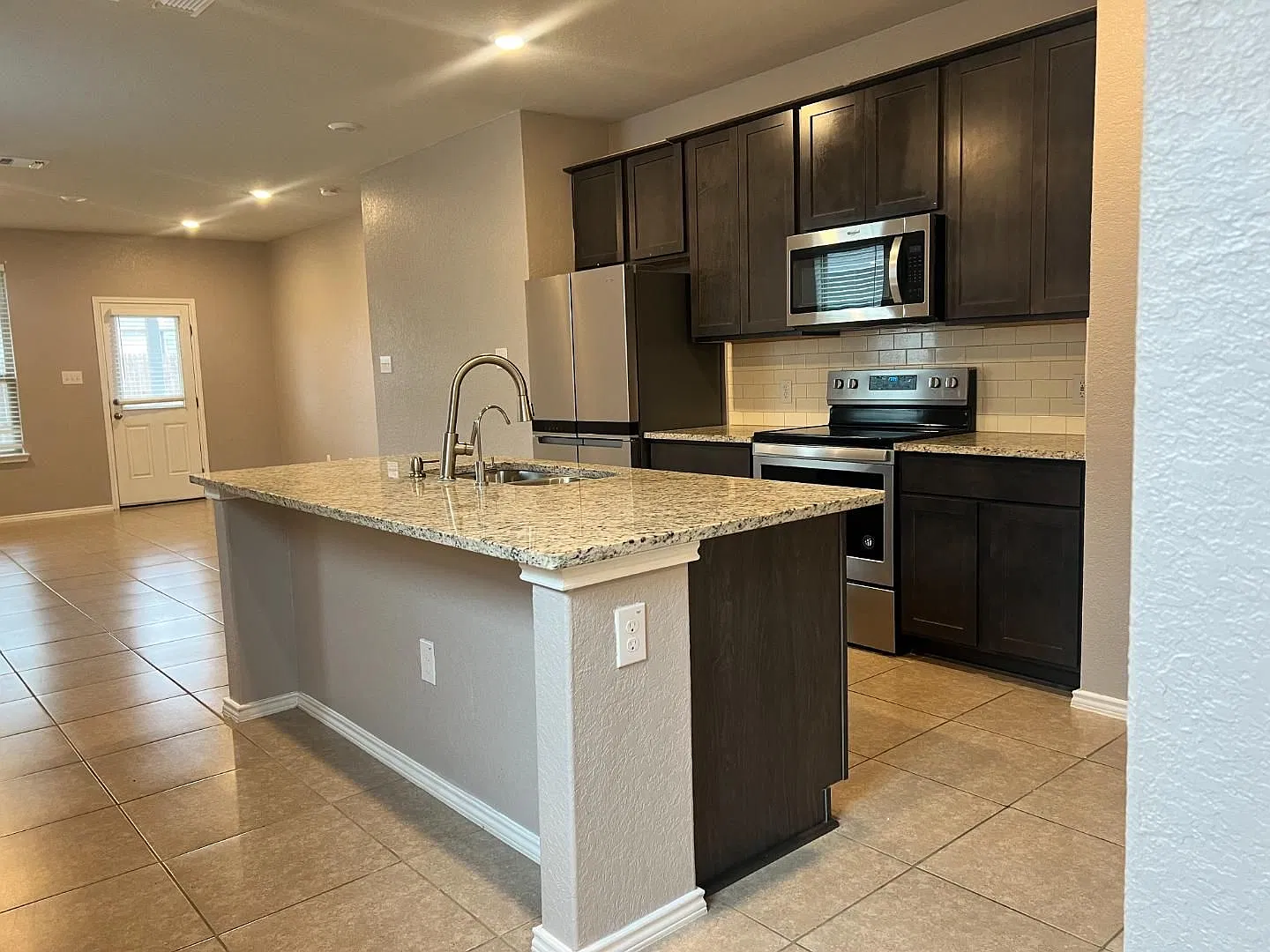 Beautiful 3 Bedroom Hill Country Home! — Photo 2