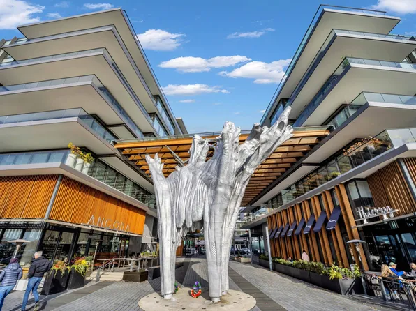 1355 Bellevue Ave #214, West Vancouver, BC V7T 0B4