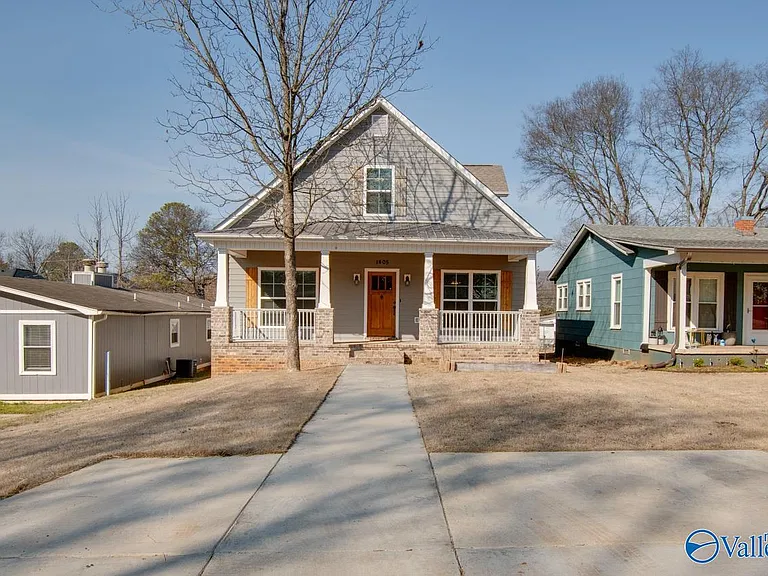 1405 Stevens Ave NE — Photo 2