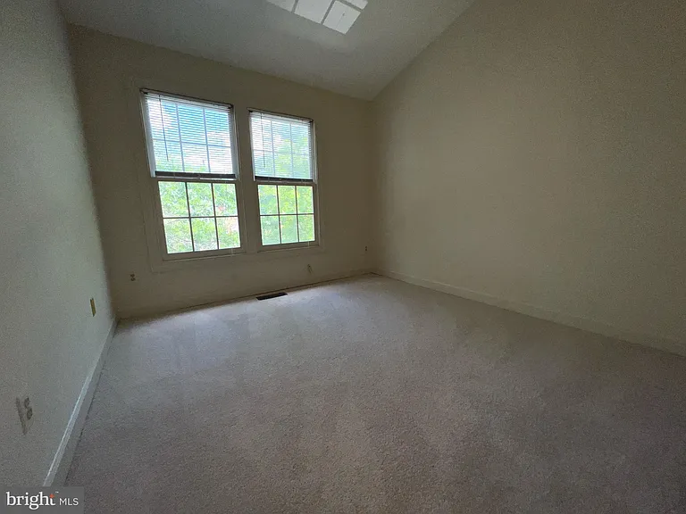 2104 Patty Ln — Photo 14