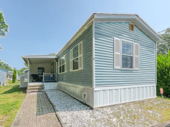 8 Sycamore Road, Southington, CT 06489
