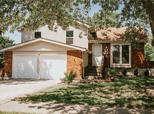716 E Colleen Dr, Gardner, KS 66030
