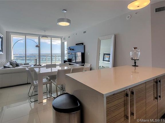 3rd image of 2020 N Bayshore Dr APT 3003