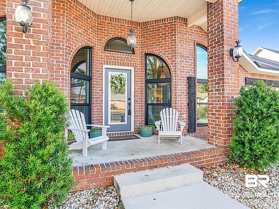 3rd image of 4625 Spinnaker Way