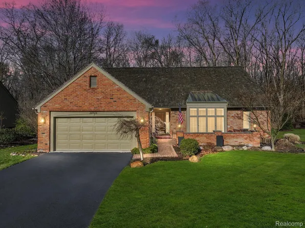 32824 Outland Trl, Bingham Farms, MI 48025