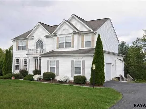 2963 Rexwood Dr, Glen Rock, PA 17327