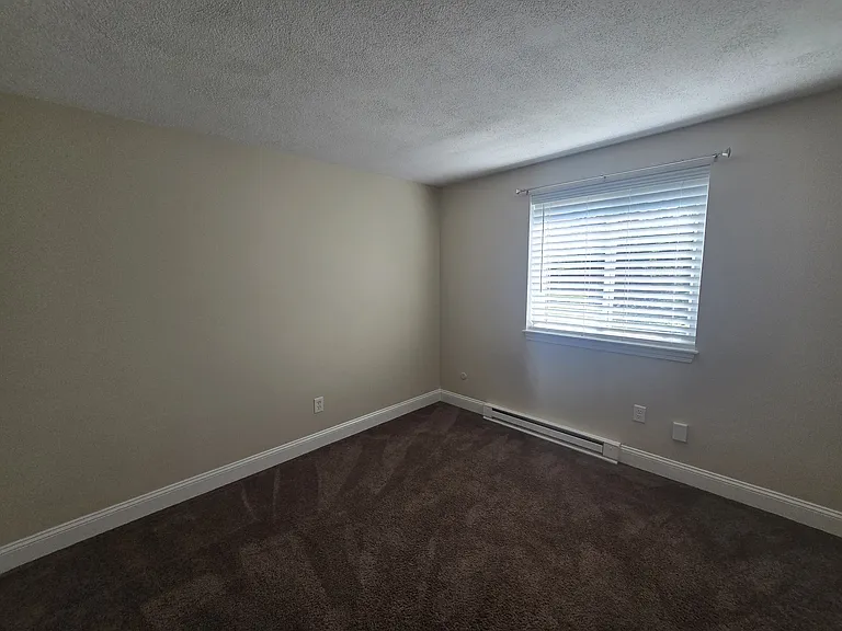 725 Broad St #4 — Photo 15