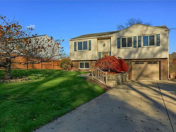 2nd image of 108 Oak Heights Dr