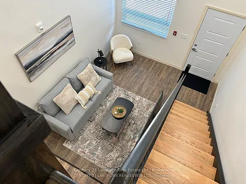 135 Station St S #118 Photo 1