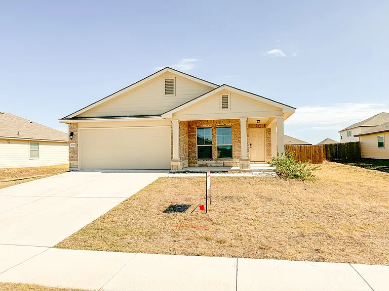 2025 Bee Creek Loop — Photo 1