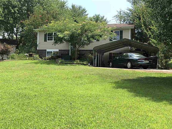 2nd image of 903 Loretta Ct
