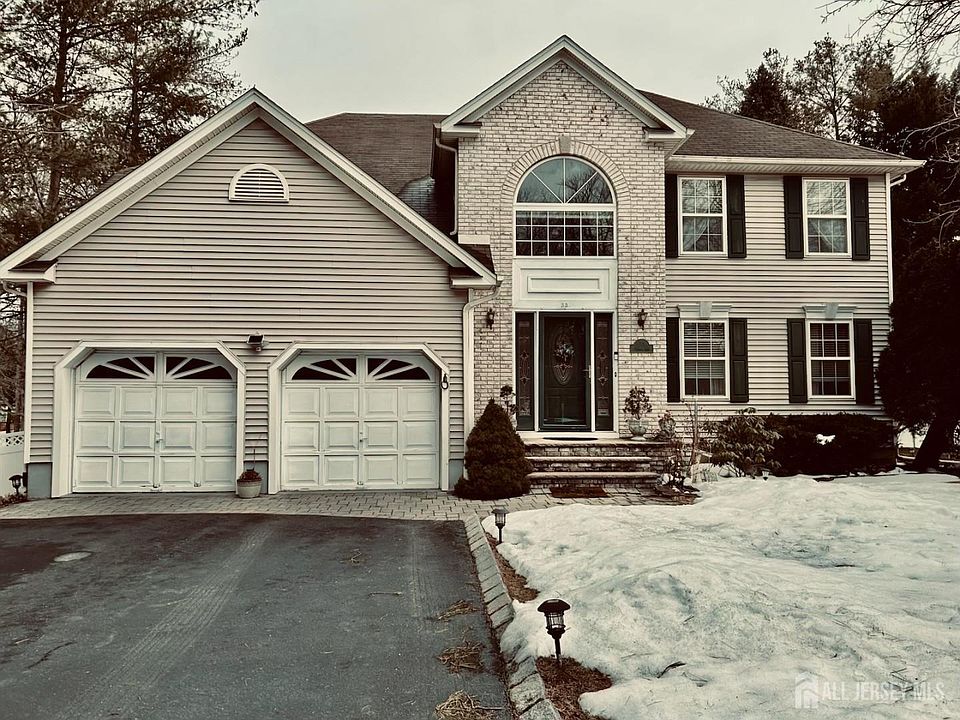 1st image of 33 Bennett Rd