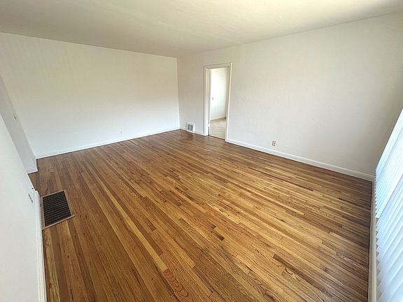 3rd image of 4115 Beresford St APT 6