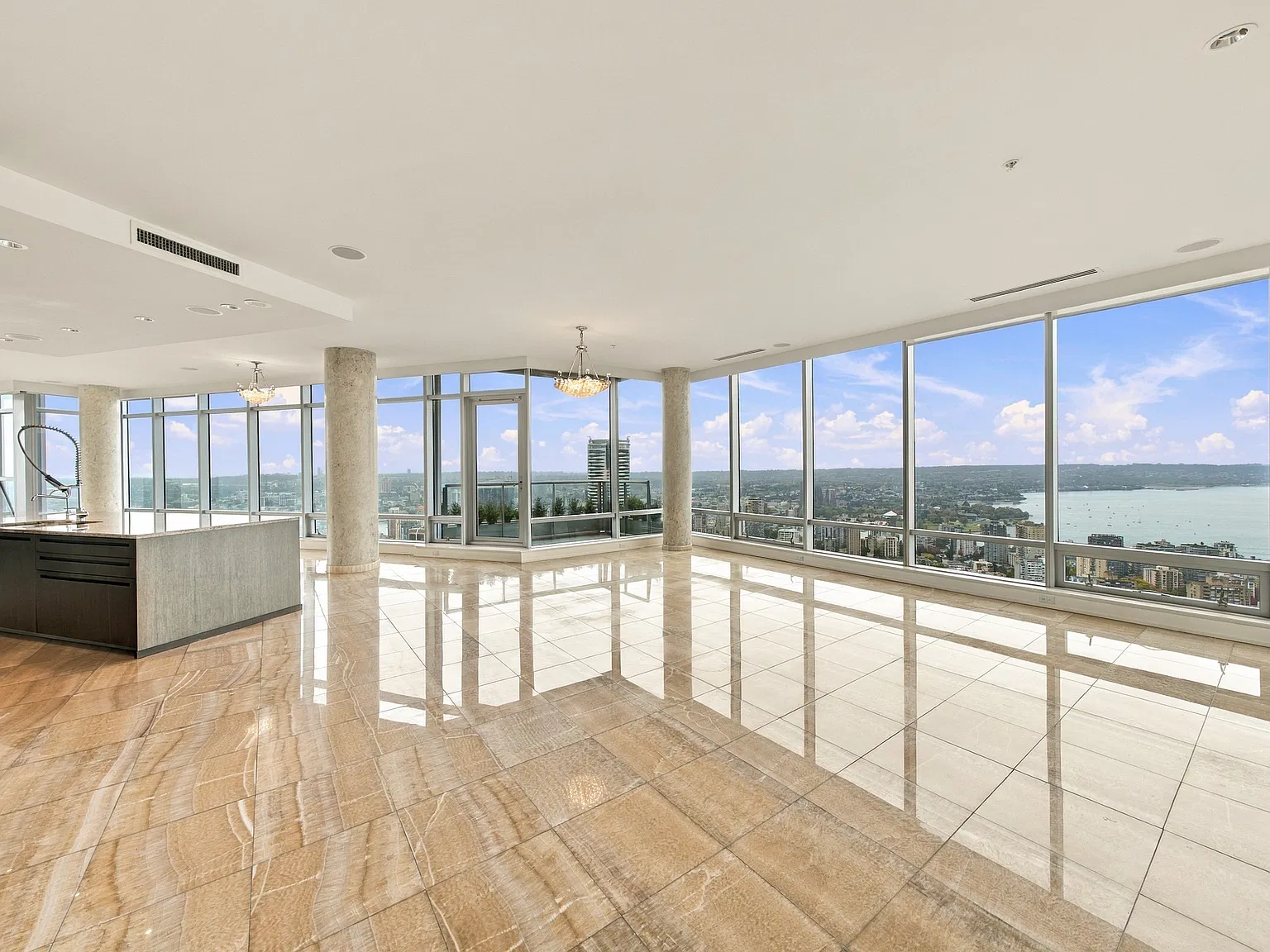2 bed, 2426 sqft, $13,950 — Photo 3