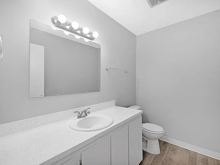 Wetherburne Square Townhomes — Photo 25