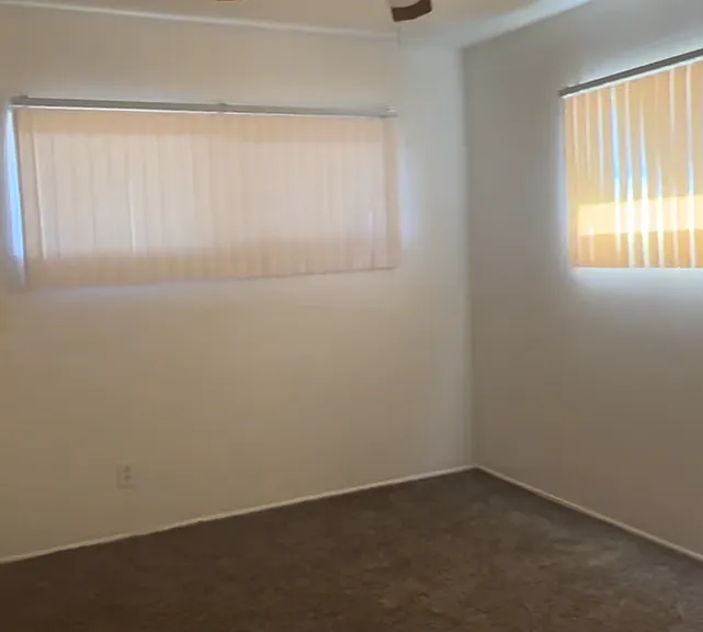 2205 Lawrence Ave — Photo 15