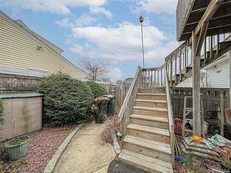 175 Wickfield Ln — Photo 11