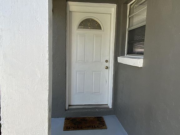 3rd image of 28 Byron Ellinor Dr #B