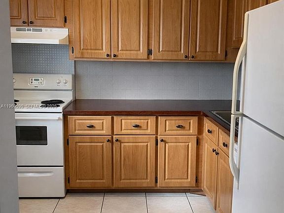 5th image of 7704 Camino Real #A-412