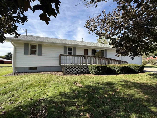 1140 Watts Ave, Rockton, IL 61072