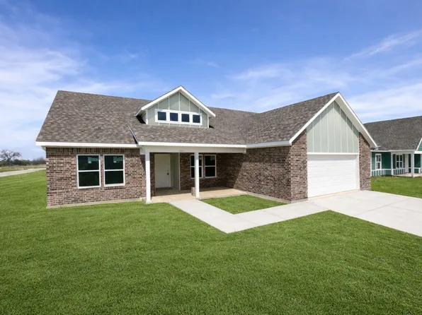 613 Crockett Dr, Cleburne, TX 76031