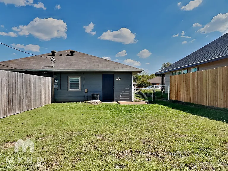 1302 Cardinal Dr #A — Photo 13