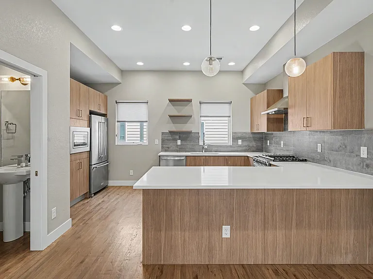 2868 N Hazel Ct — Photo 3