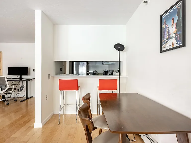 900 Bush St #213 — Photo 6