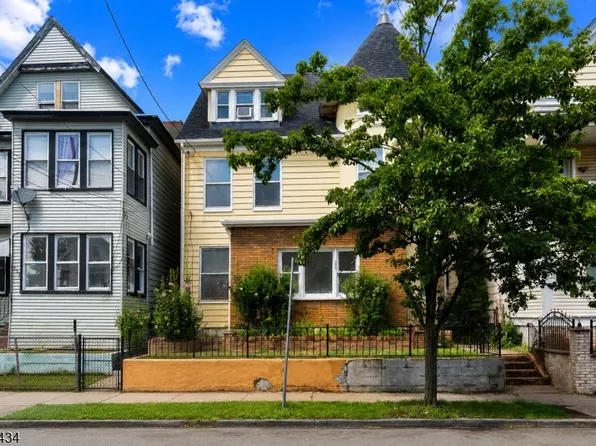 239 17Th Ave, Paterson City, NJ 07504