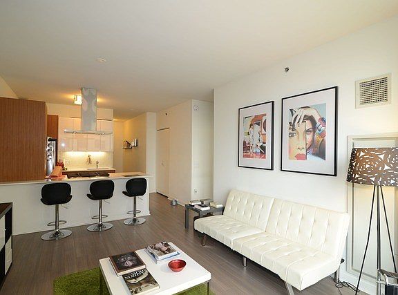 5th image of 500 N Lake Shore Dr APT 309