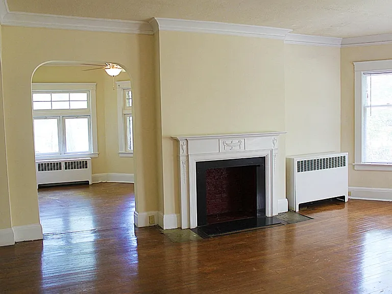 Bertland Living room with decorative fireplace
