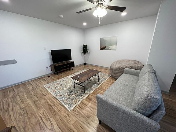 3rd image of 1847 E Ocean View Ave APT 4